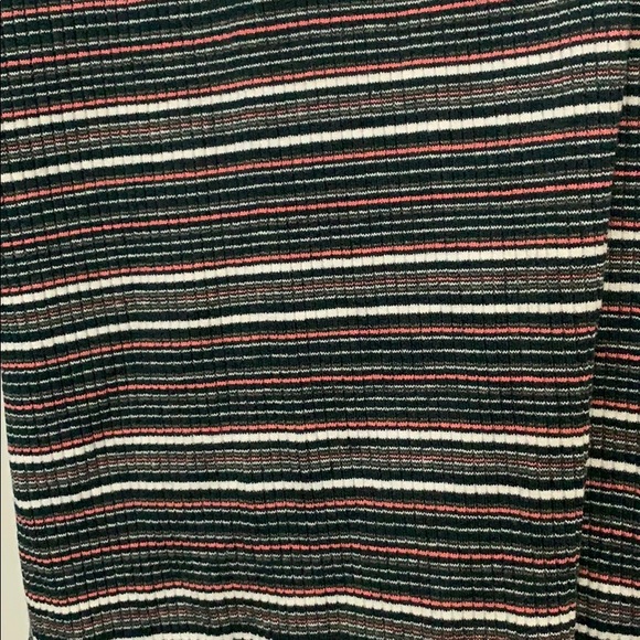 Top - Picture 2 of 4